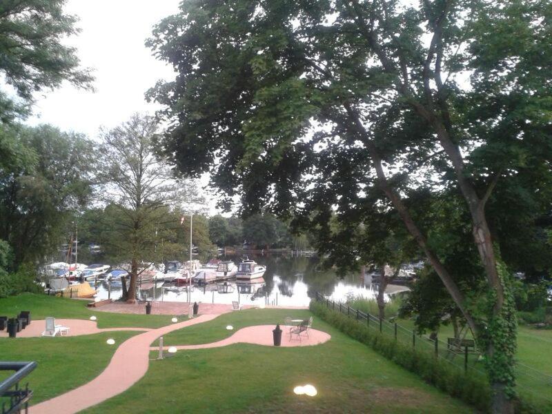 Haus Am See Berlin Ngoại thất bức ảnh